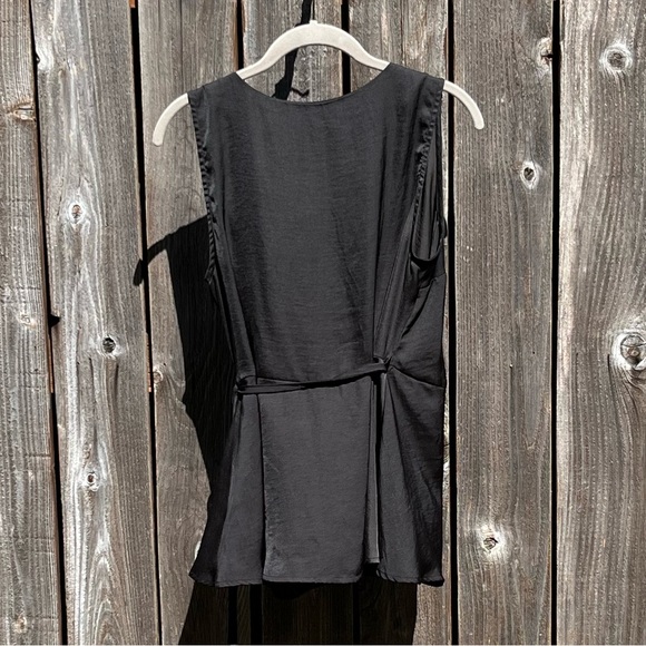 ModCloth Sleeveless Surplice Neckline Wrap Top Black Size Medium - Picture 10 of 16
